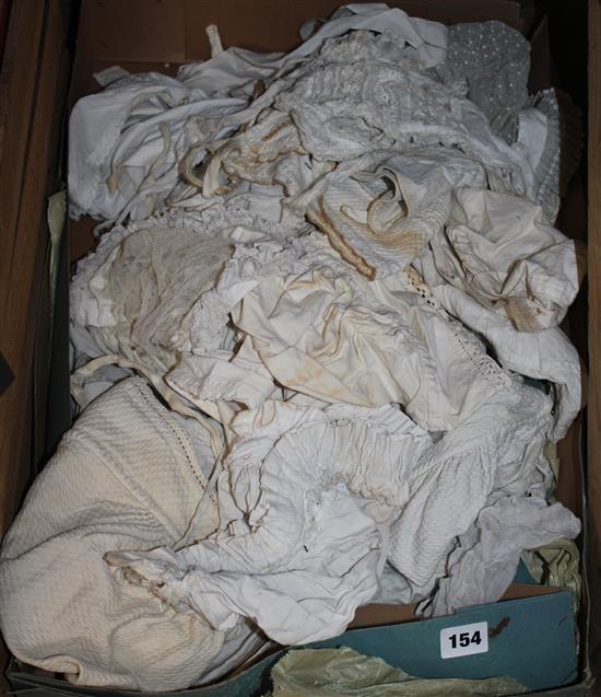 Qty lace bonnets